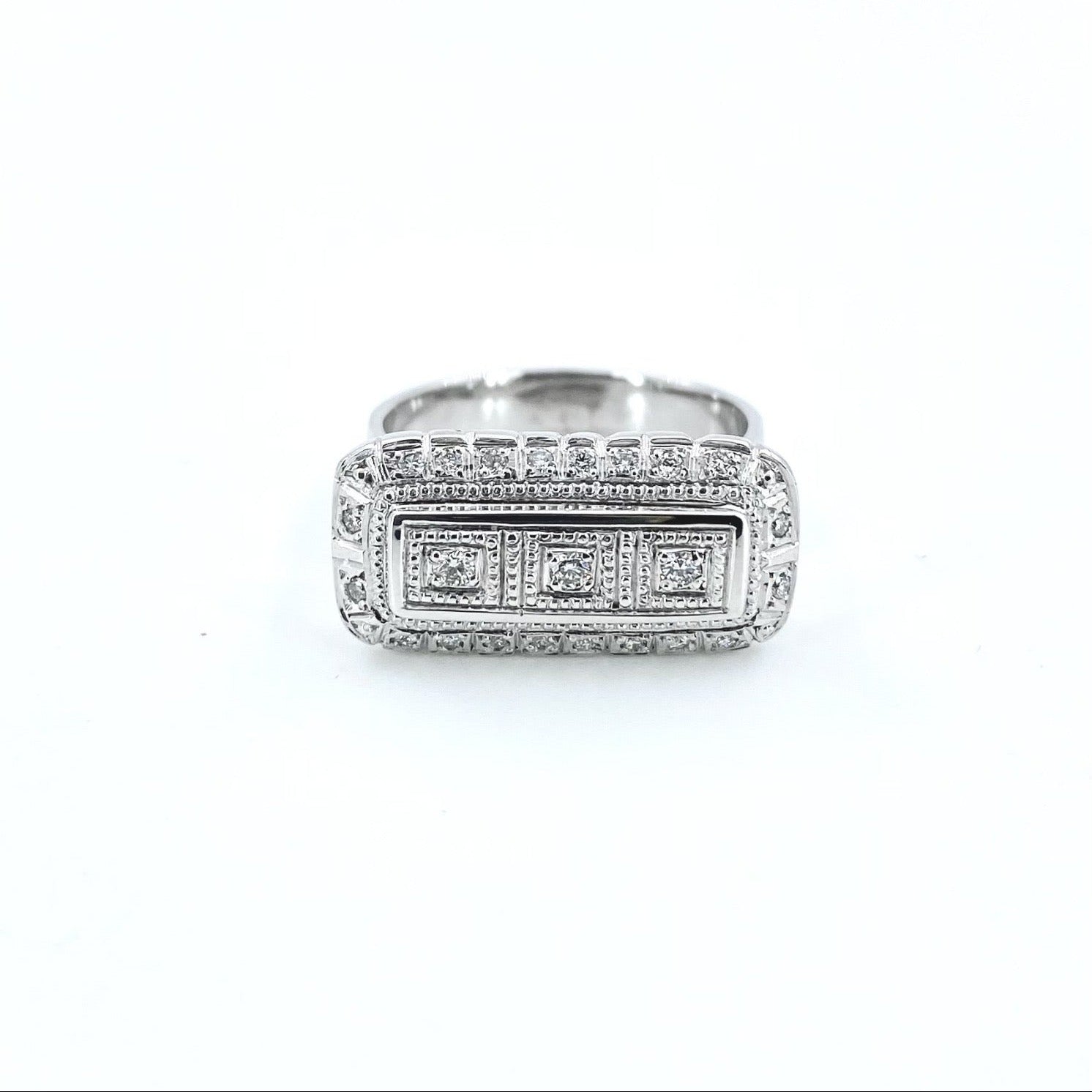 Anillo Cecilia