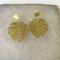 Aros Monstera enchapados en oro